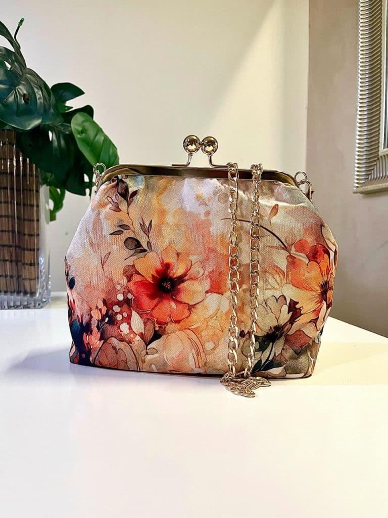 703c9d89 5956 484a a654 8caf2cb55b41