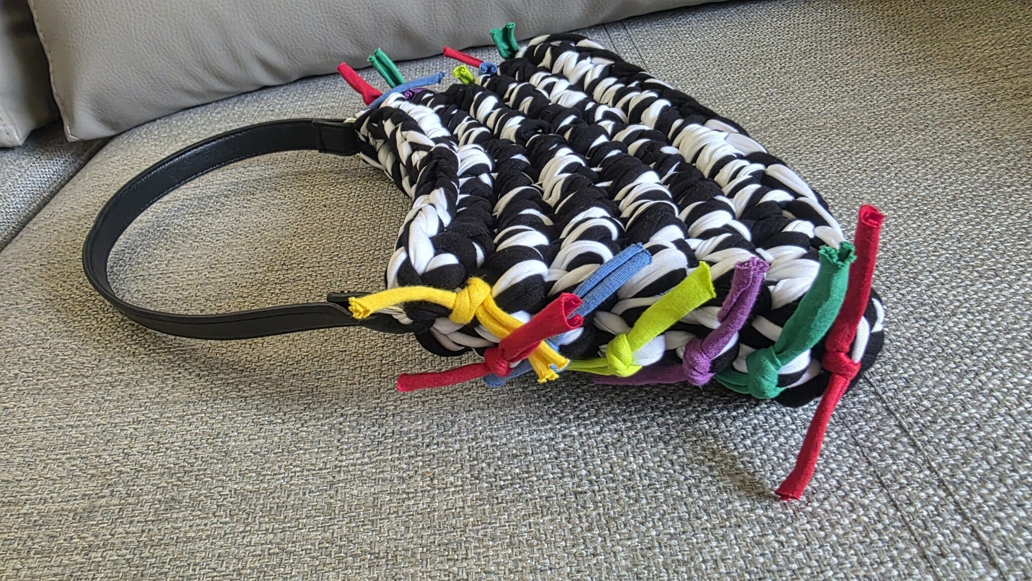 Paint splash shoulder bag 6 20250530 121448 scaled