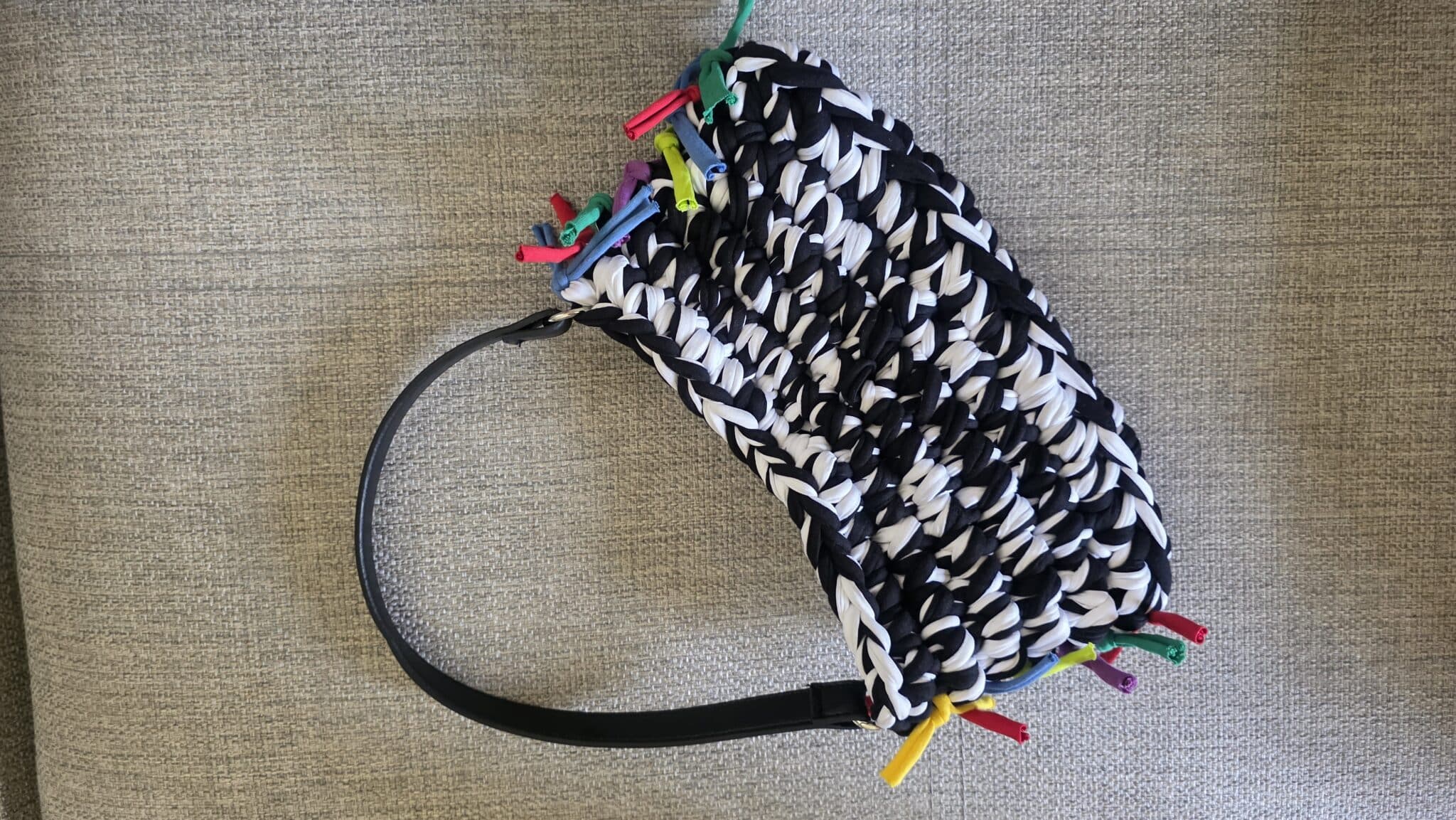 Paint splash shoulder bag 5 20250530 121500 scaled