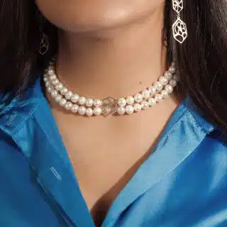 Pearl necklace with sterling silver lock