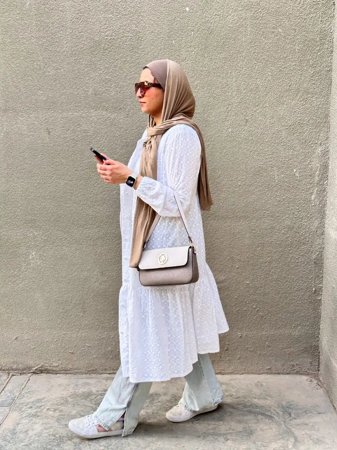 White dress/cardigan 4 IMG 9519 scaled