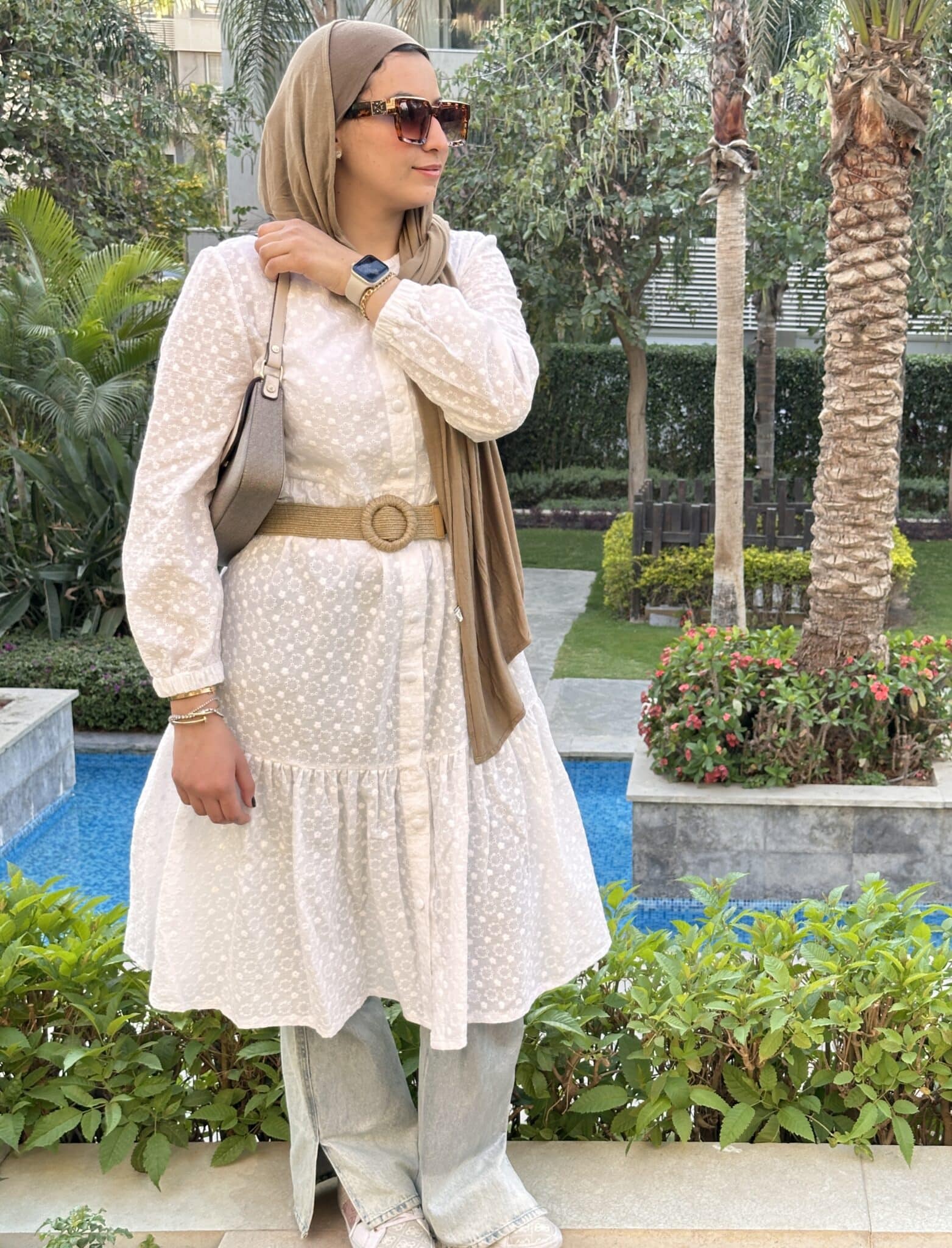 White dress/cardigan 3 IMG 9550 scaled