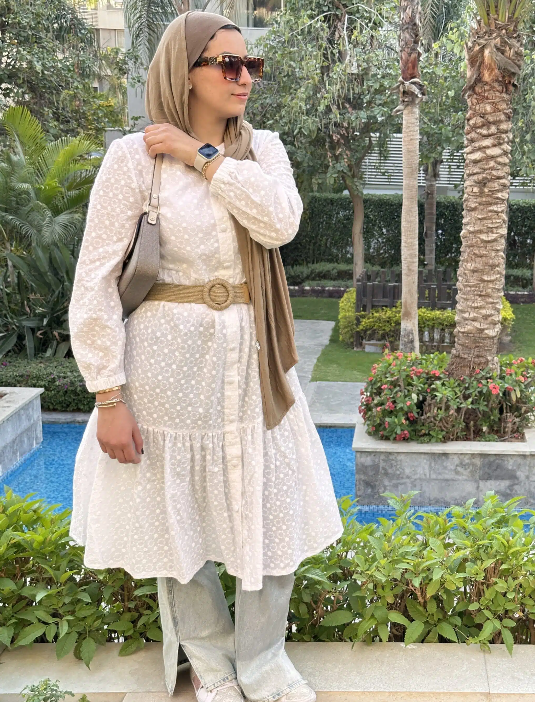 White dress/cardigan 3 IMG 9550 scaled