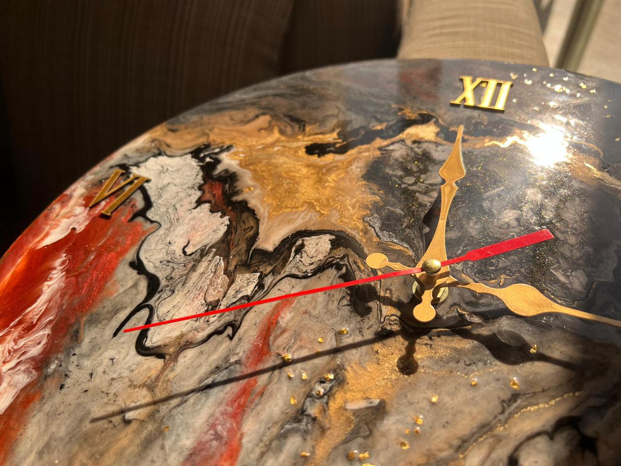 Multi-color Resin Clock 4 1091704f 94dd 4e1a 8870 49c905fdb769