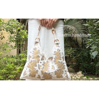 10B53739 649C 4D36 8FD7 9E933877D907