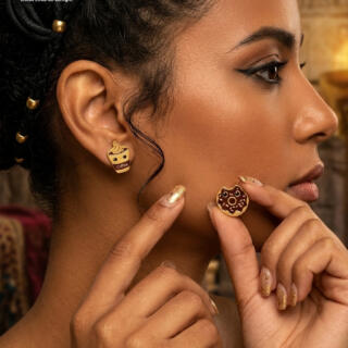 Gold plated stud pairing coffee and donuts with brown enamel (E203XMG)