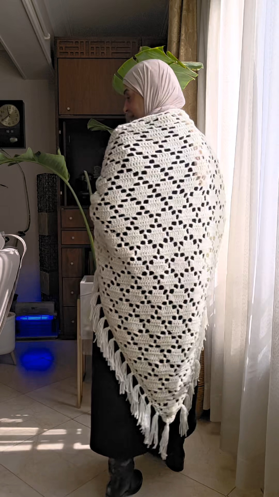 Vintage offwhite shawl 3 2025 11 20 1255131633