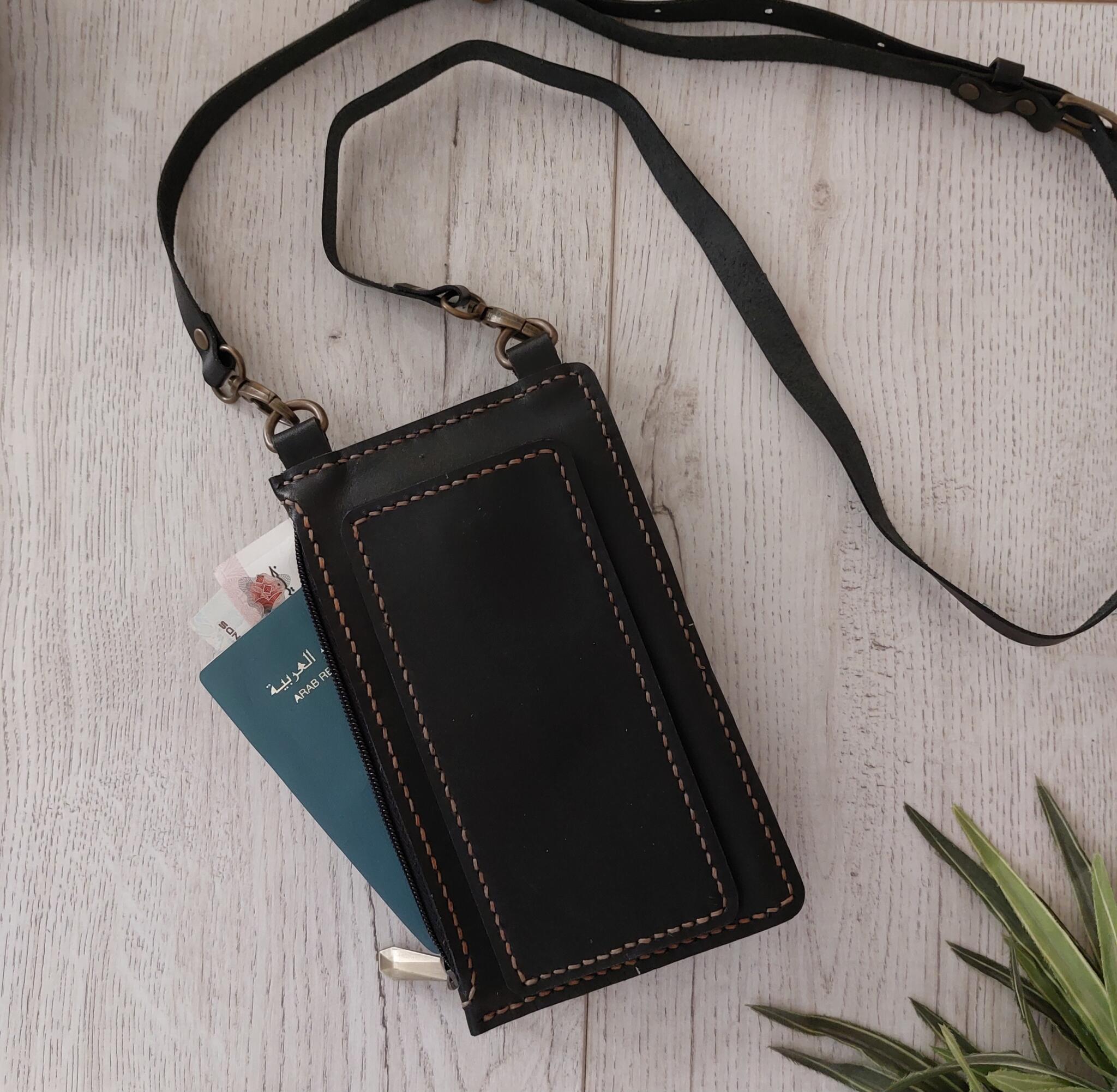 Mobil bag leather 3 20251130 145215 scaled