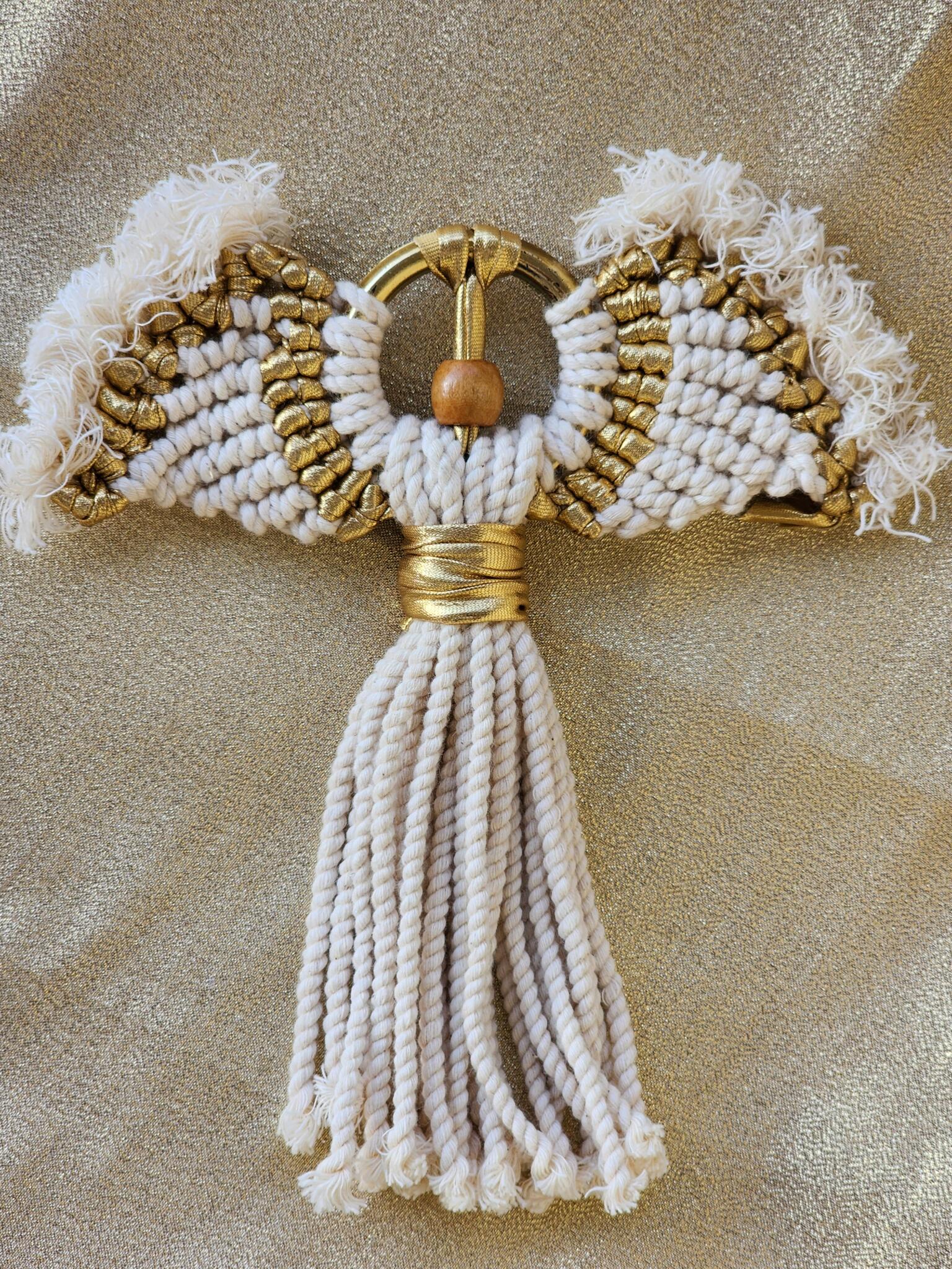 Gold and white macrame Christmas angel. 3 20251202 134617 scaled
