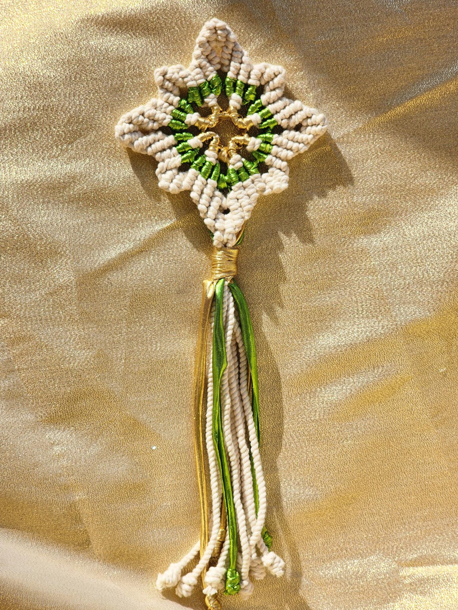 Green and white macrame Christmas tree star. 3 20251202 135447 scaled