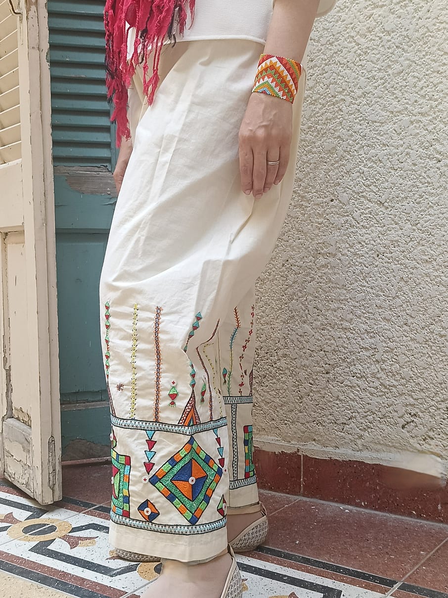 بنطلون دمور تطريز سيوة 1 بنطلون دمور تطريز سيوة