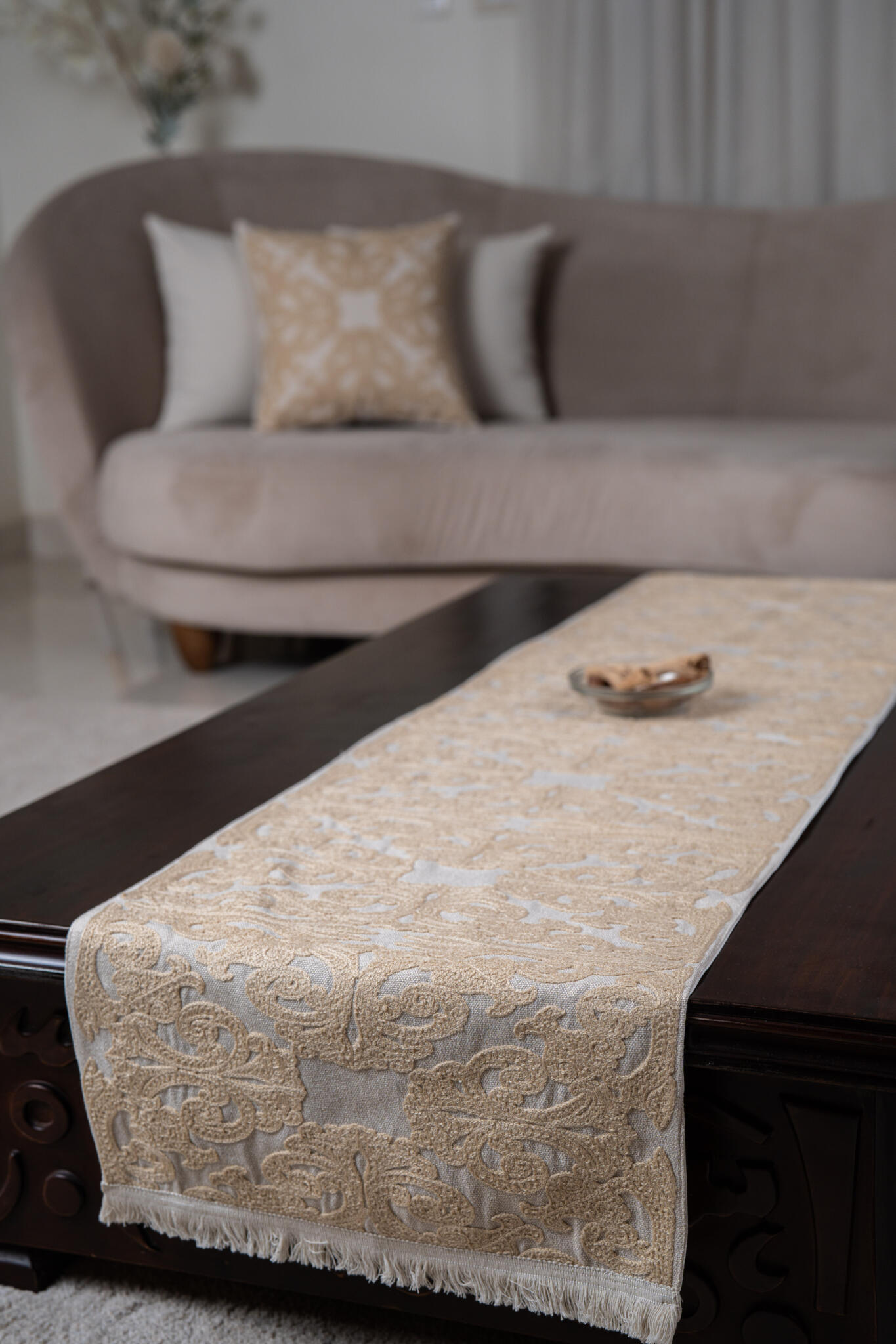 Beige Royal Table Runner 2 Beige Royal Table Runner 01 scaled