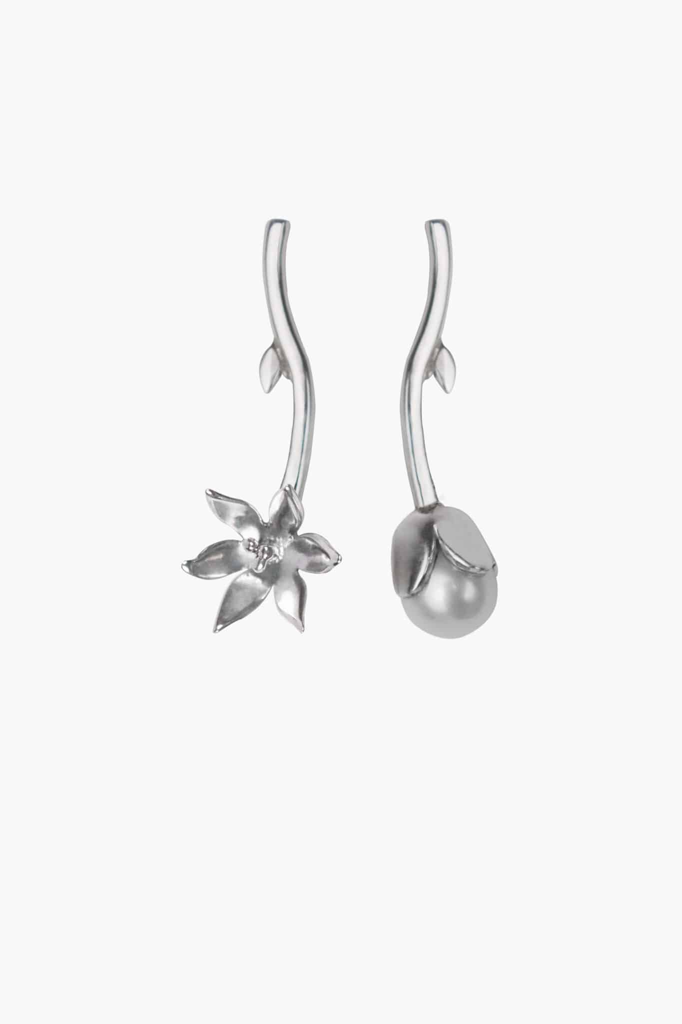 Single Lily Pearl Earring (Sold individually) 1 Single Lily Pearl Earring (Sold individually)