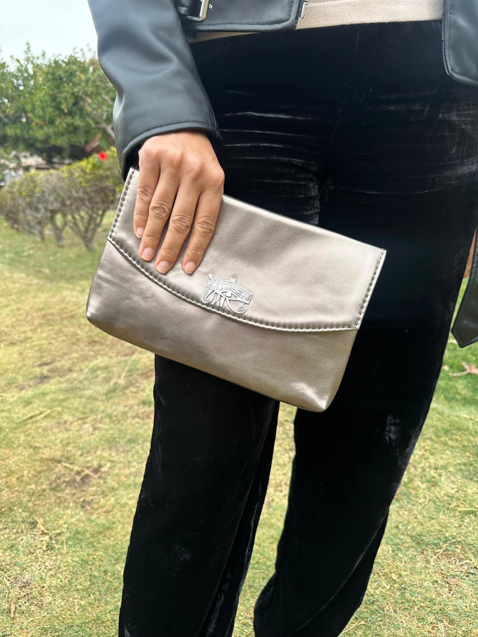 Best seller Crossbag metallic grey 4 IMG 20260206 WA0150 scaled