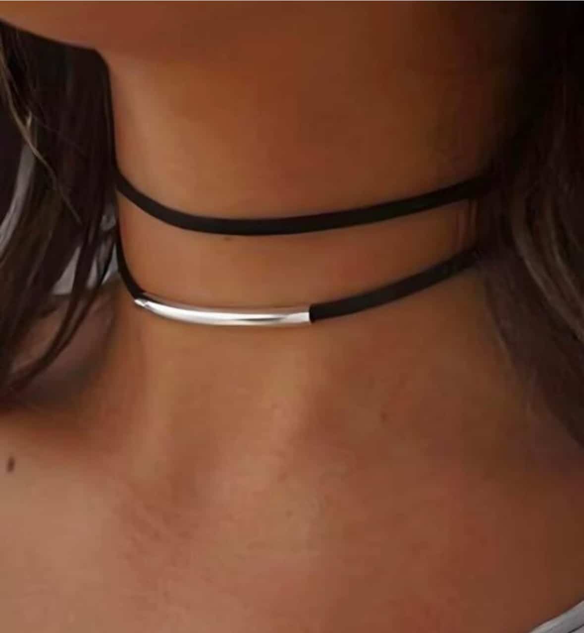 Collar Gothic Black 1 Collar Gothic Black