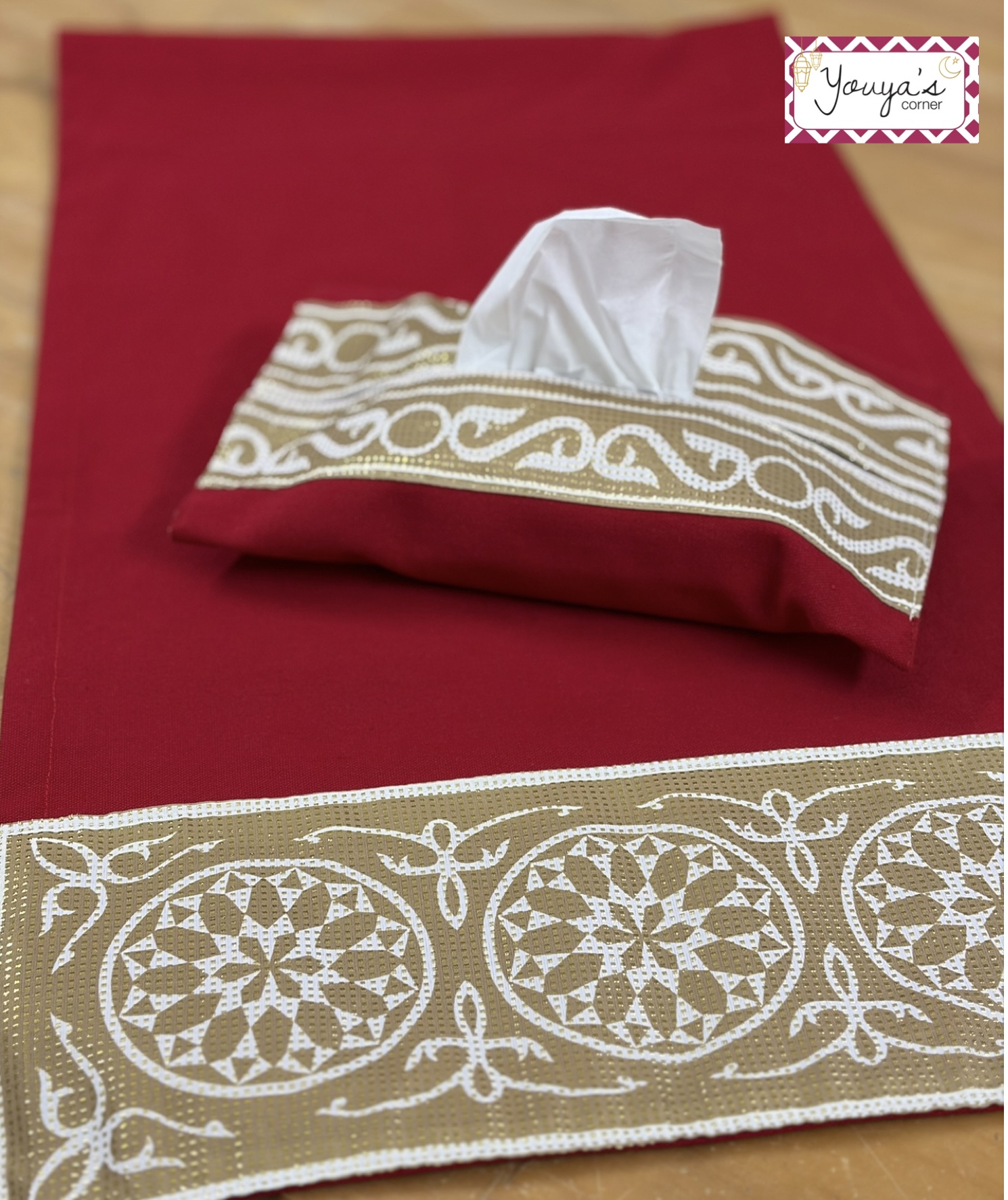 Red x Gold runner set 1 Red x Gold runner set