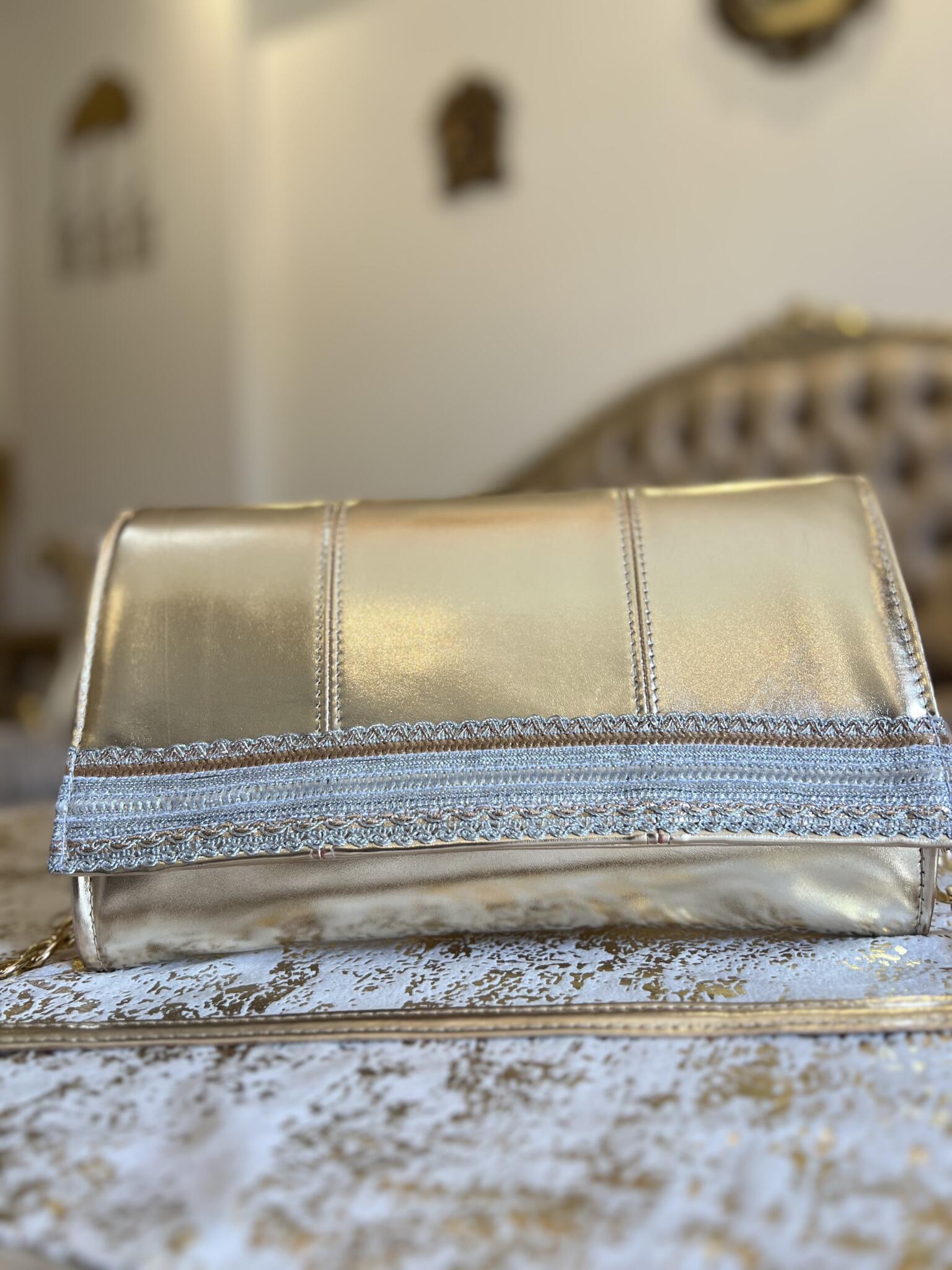 Corals Glow Luxe (Light gold) 2 IMG 1735 scaled