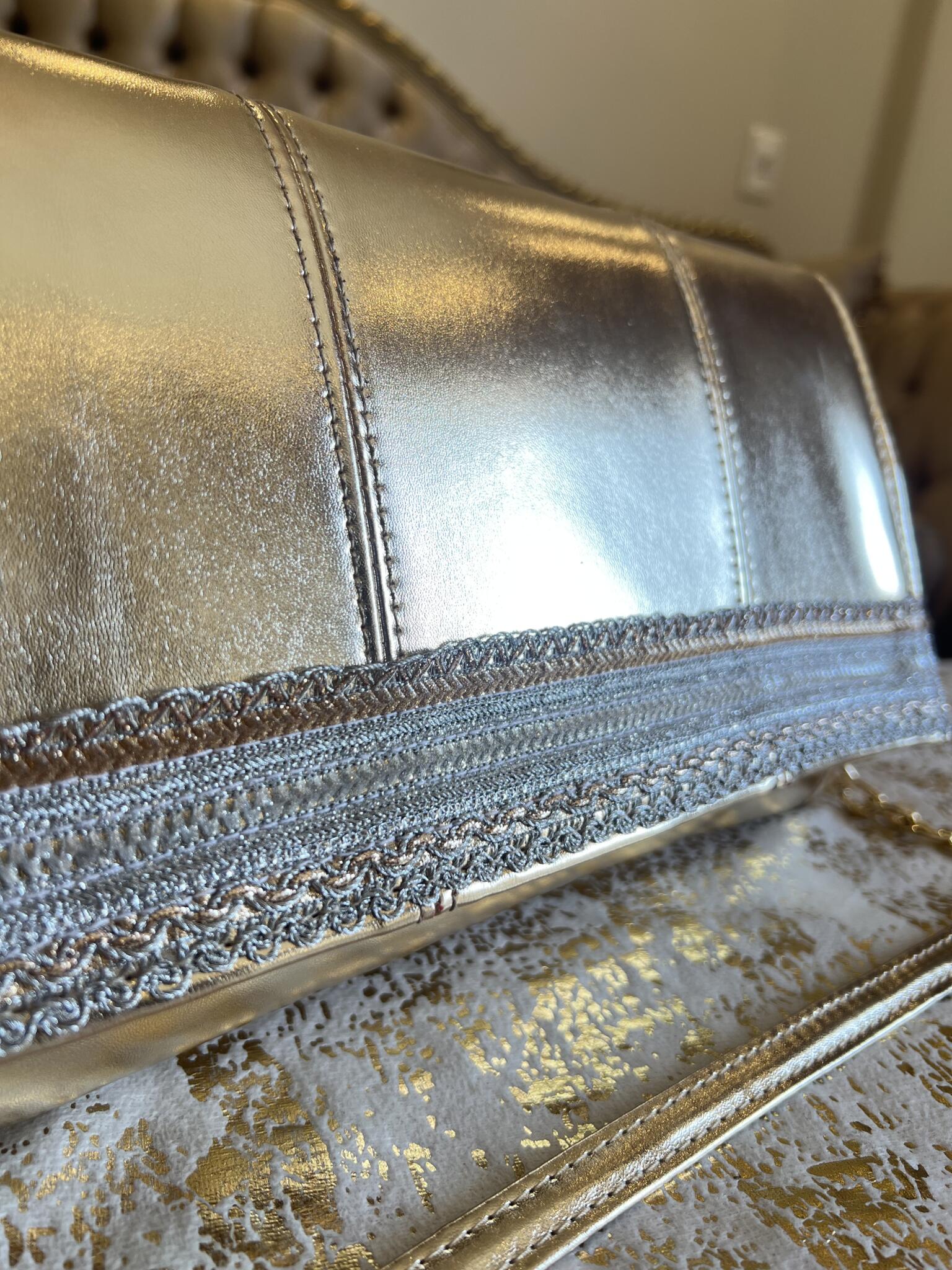 Corals Glow Luxe (Light gold) 3 IMG 1736 scaled