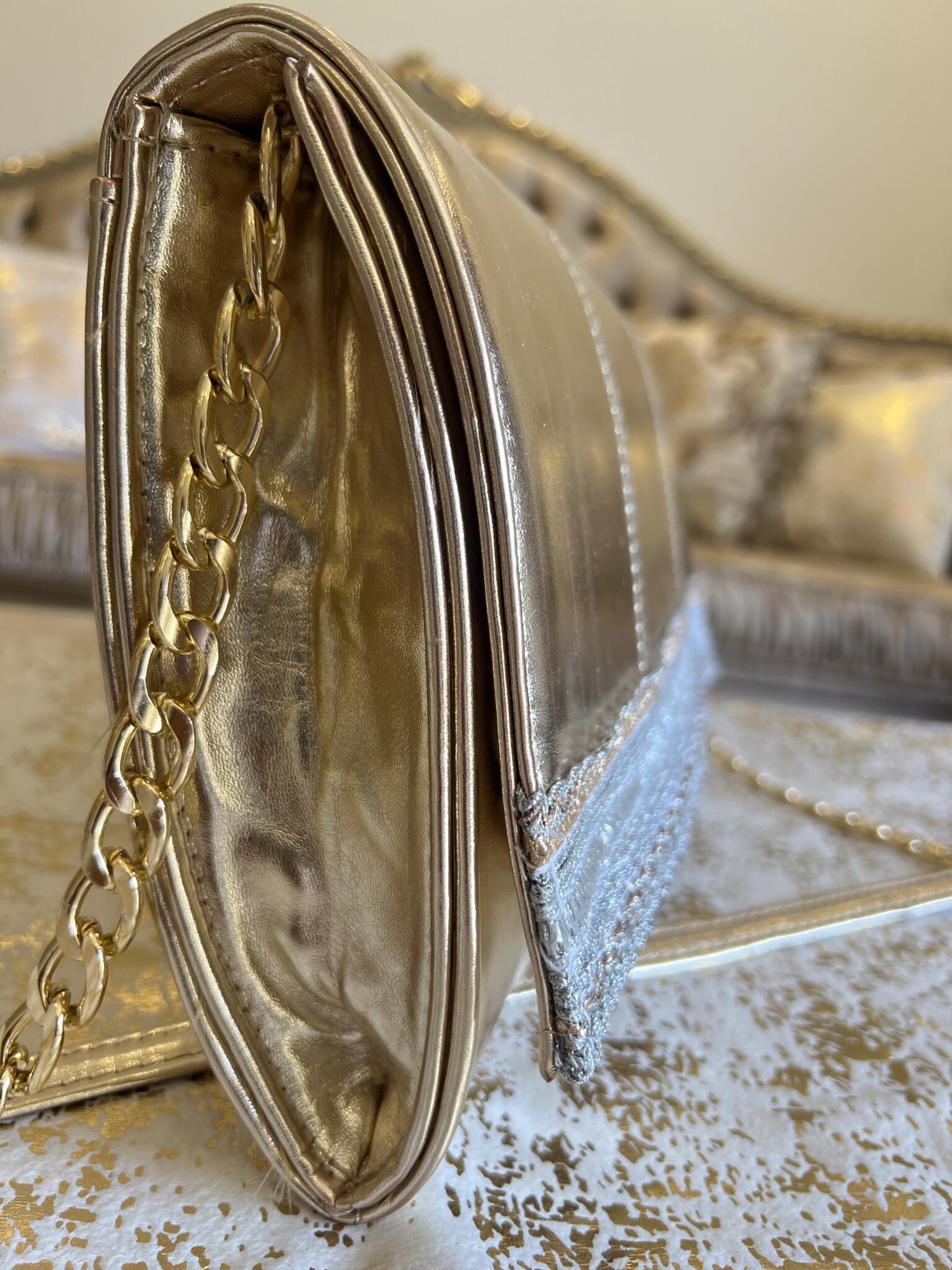 Corals Glow Luxe (Light gold) 4 IMG 1737 scaled