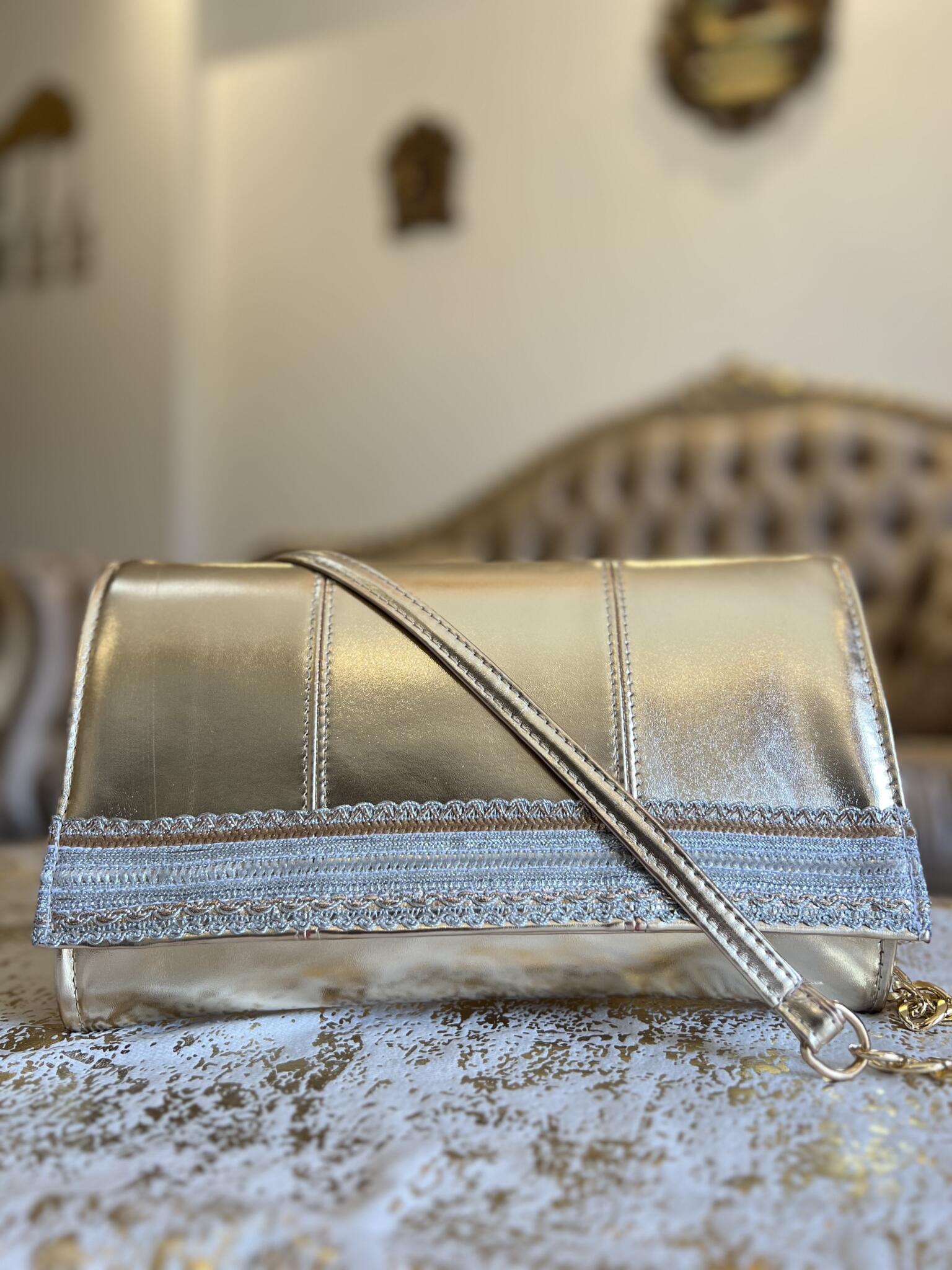 Corals Glow Luxe (Light gold) 1 Corals Glow Luxe (Light gold)