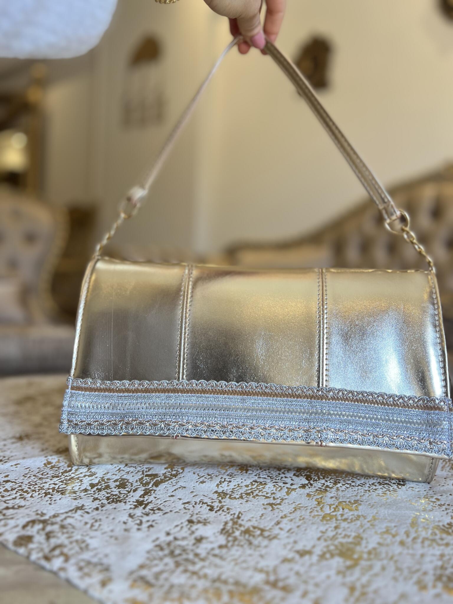 Corals Glow Luxe (Light gold) 5 IMG 1743 2 scaled