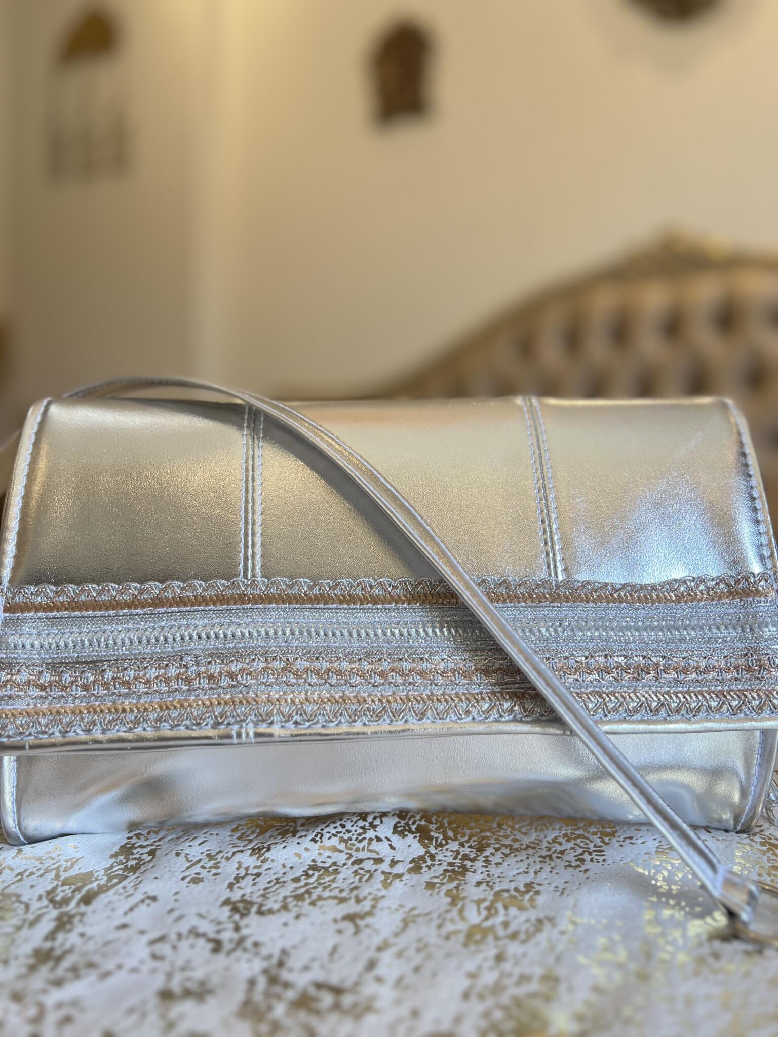 Corals Glow Luxe (silver) 5 IMG 1747 1 scaled