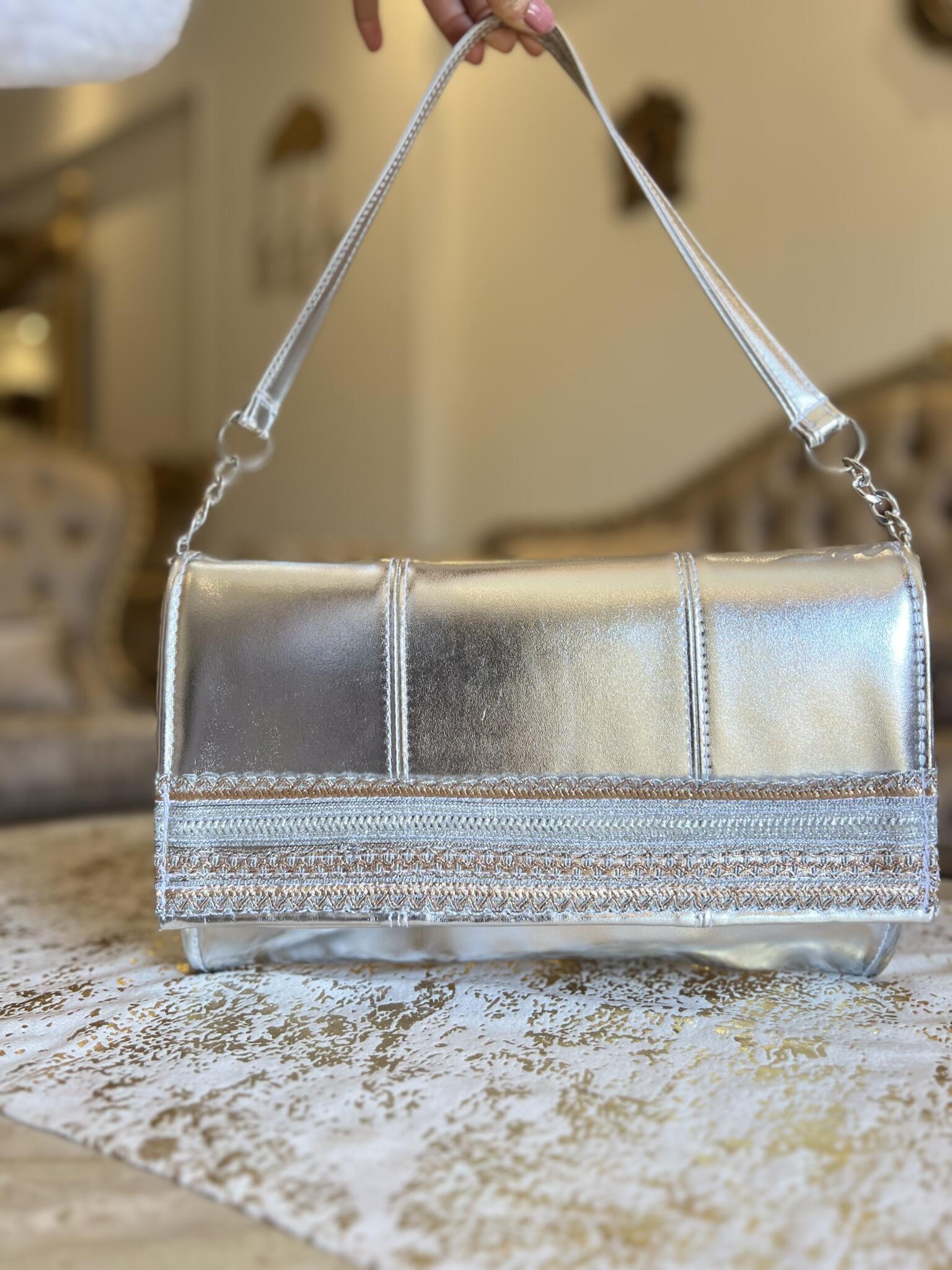 Corals Glow Luxe (silver) 3 IMG 1749 scaled