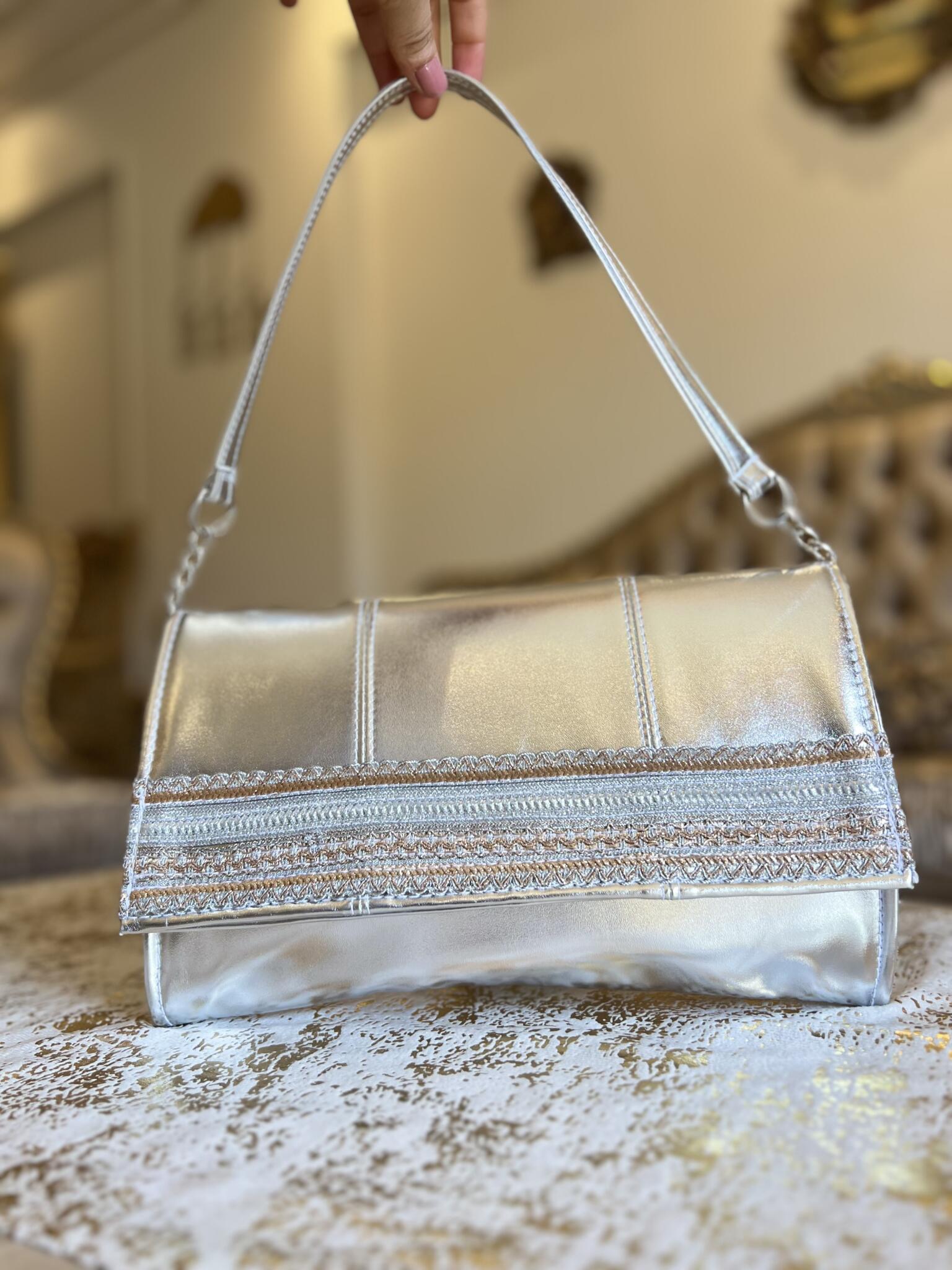 Corals Glow Luxe (silver) 4 IMG 1752 scaled