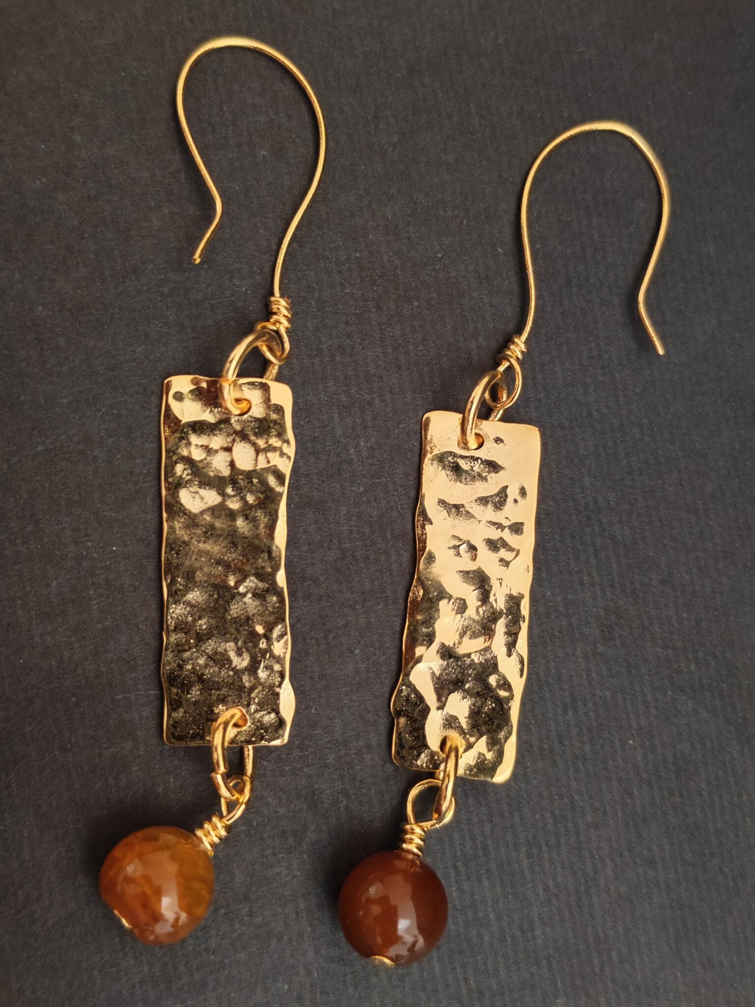 Rectangle with dangling agate 1 Rectangle with dangling agate