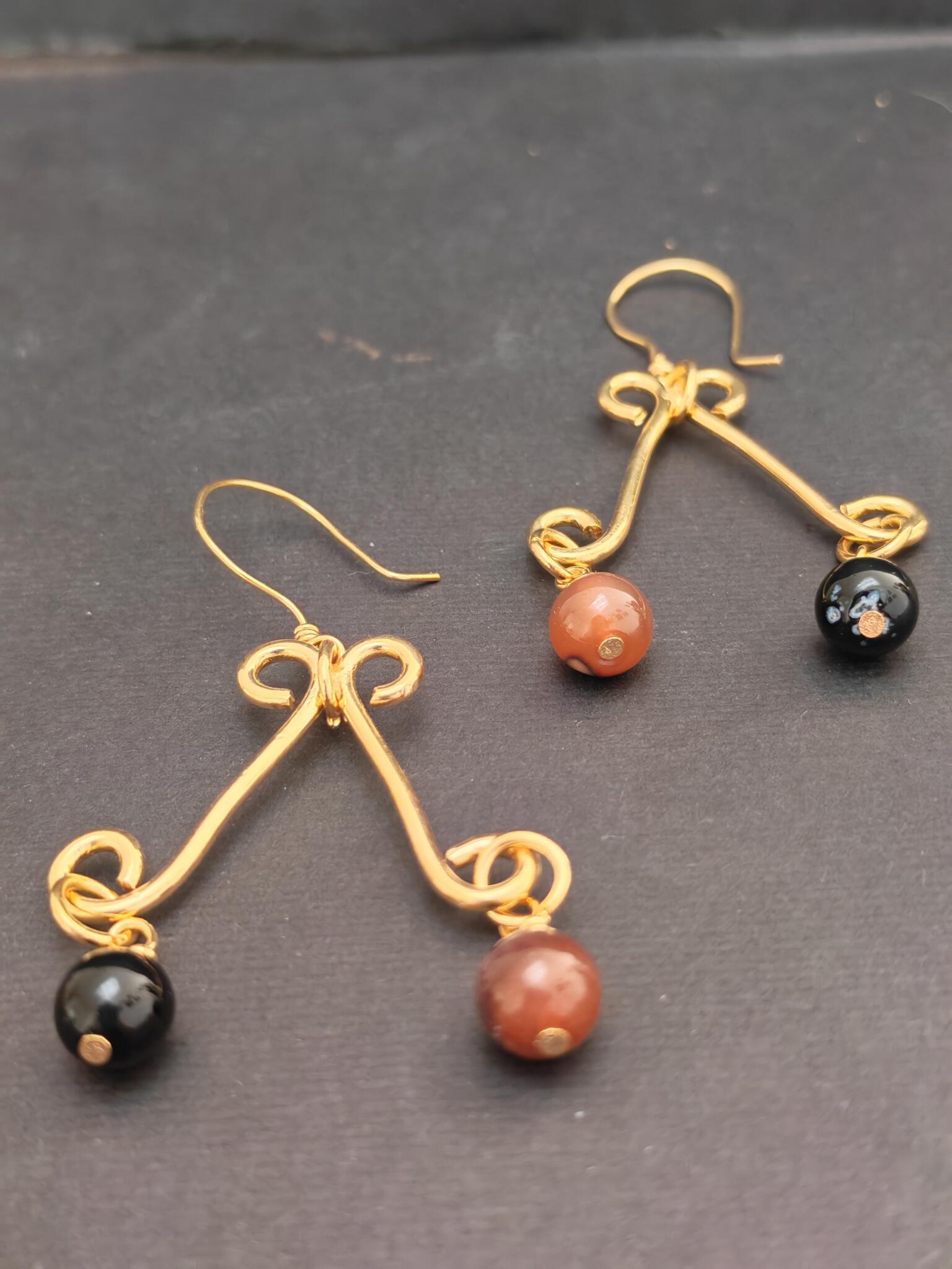 V earring 1 V earring