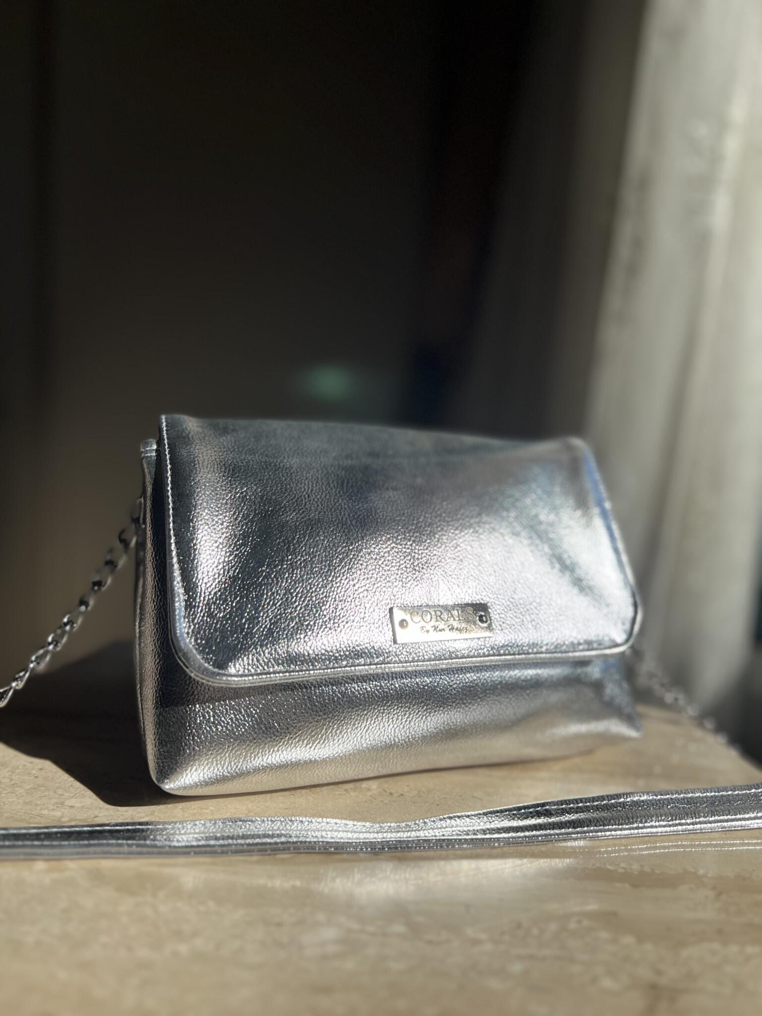 Silver cross/hand/waist bag 1 Silver cross/hand/waist bag