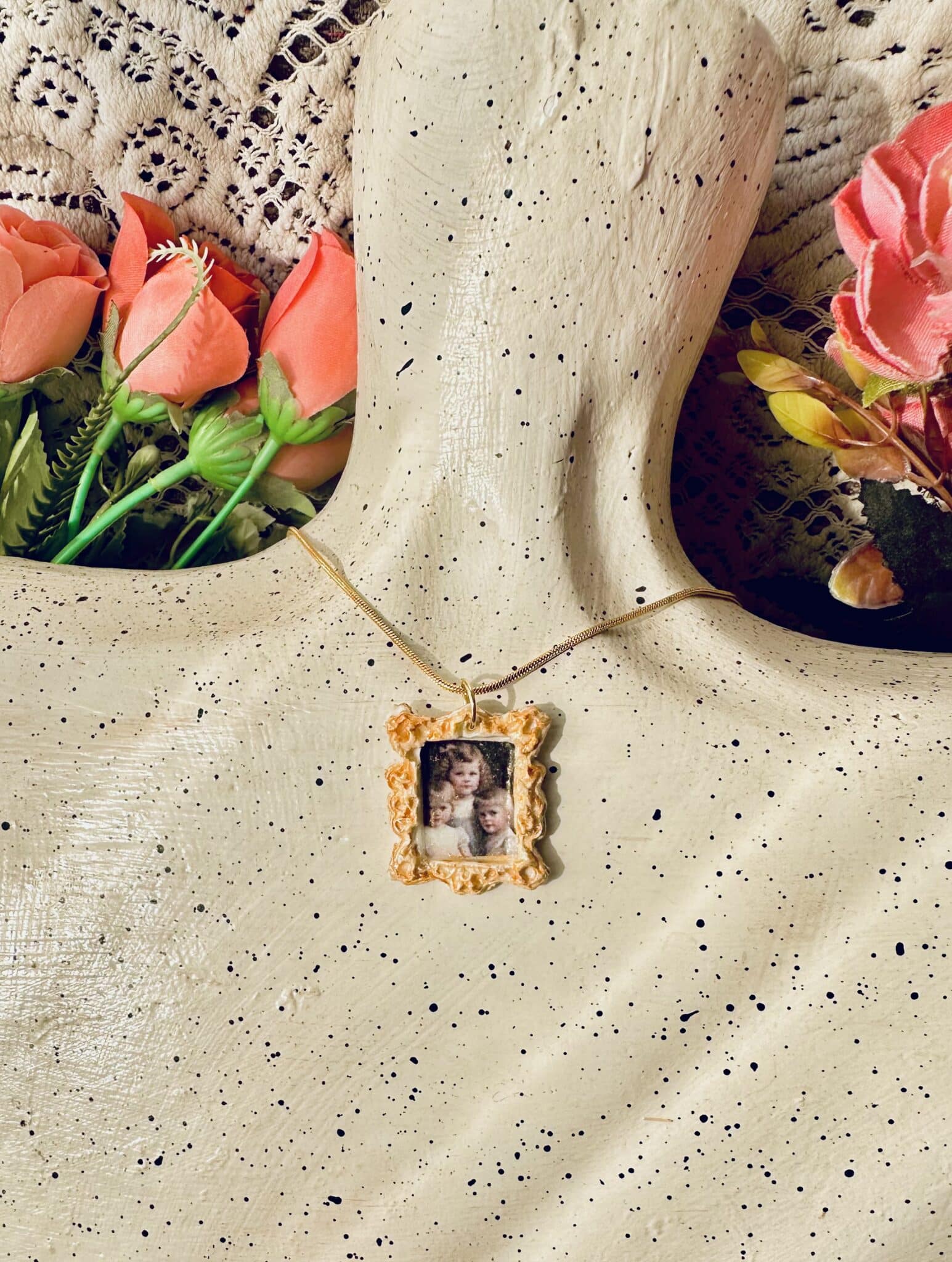 Vintage frame Necklaces 9 IMG 3435 scaled