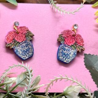 Flower vase earring
