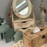 Organizer drawers with mirror