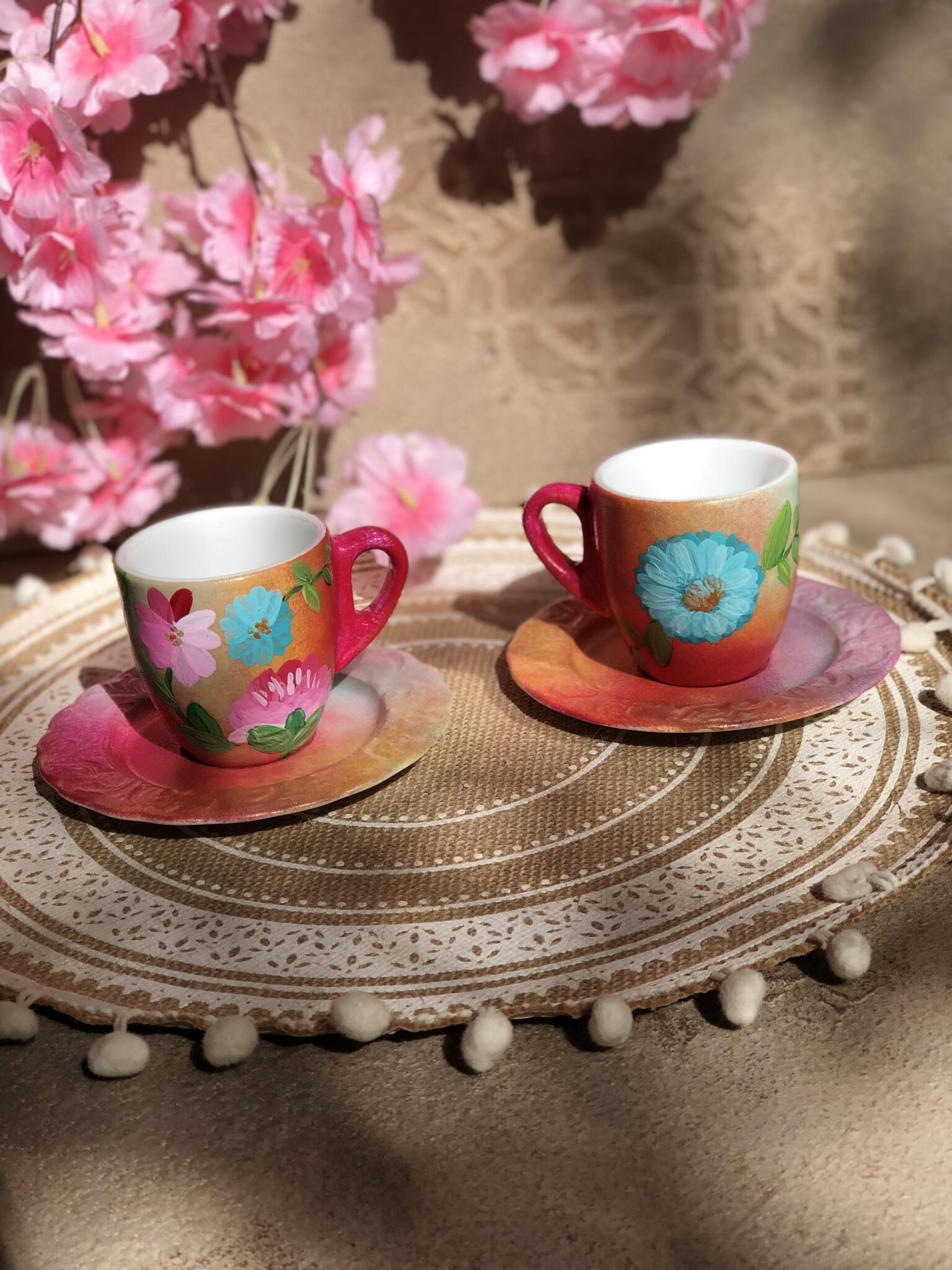 Red coffee cups with flowers 3 IMG 5456 scaled