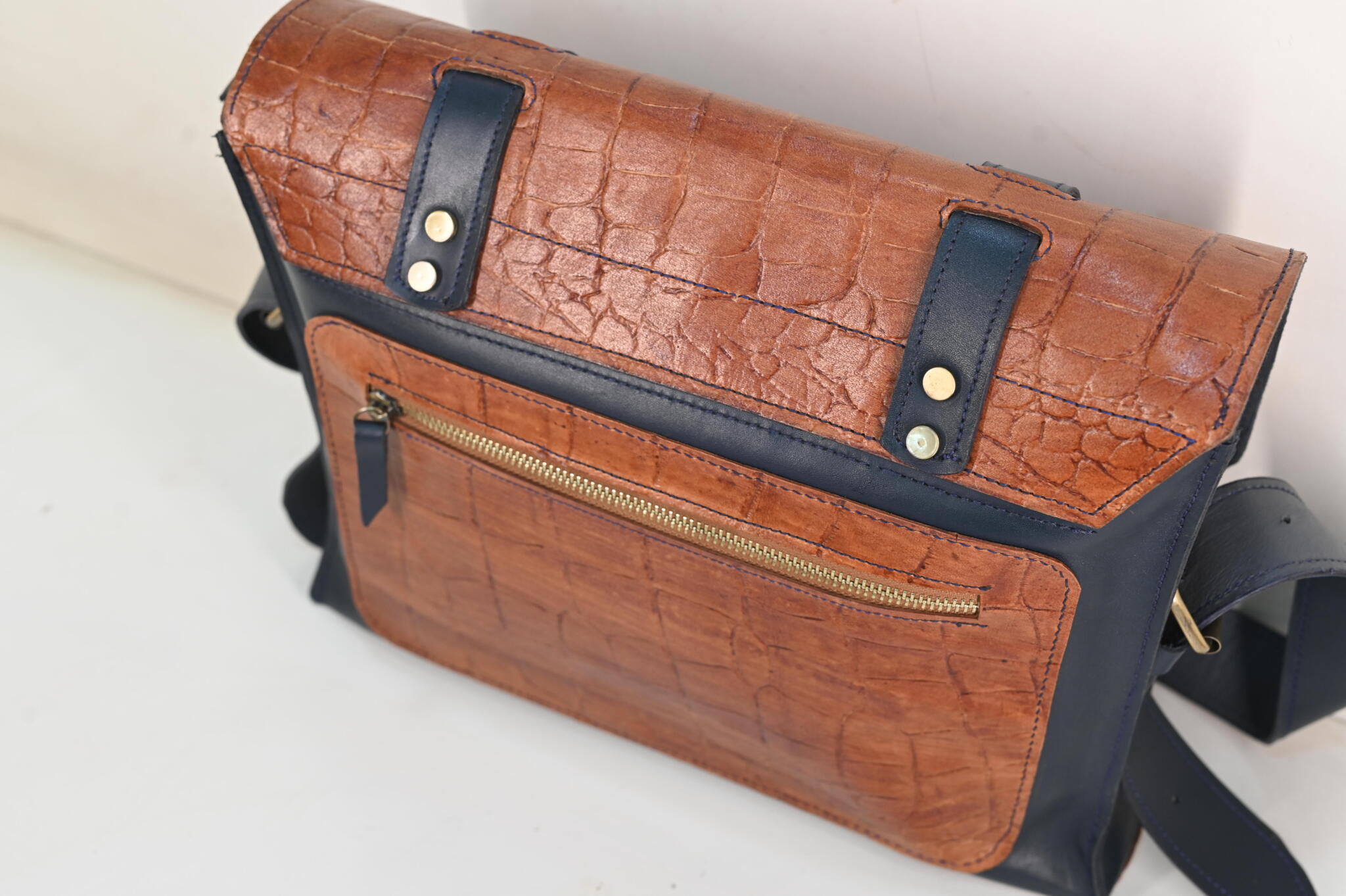 شنطة لاب توب صغير جلد طبيعي يدوي |Handmade Genuine Leather Small Laptop Bag 3 Handmade Genuine Leather Small Laptop Bag3