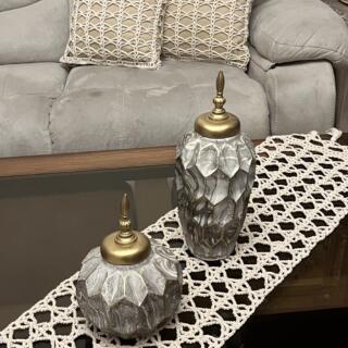 runner and 2 cushions