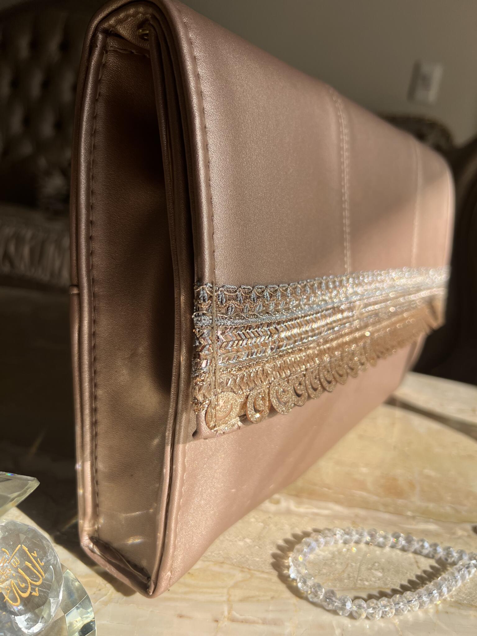 Diwan Sultan Glow 2 IMG 7831 1 scaled