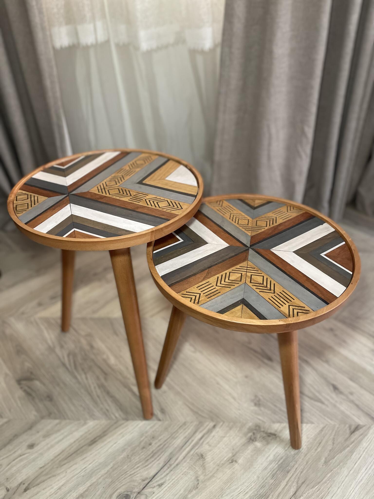 Side table groovy 1 Side table groovy