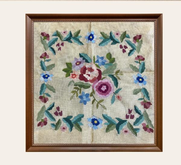 Square Handcrafted Leaf Motif Tableau