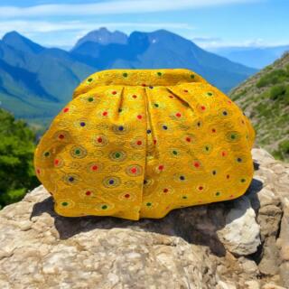 Sunshine pouch