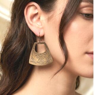 حلق من النحاس البيور نقش يدوي