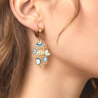 حلق طلاء. دهب. وملون