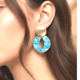 حلق من ا الصدف الأزرق وطلاء. دهب