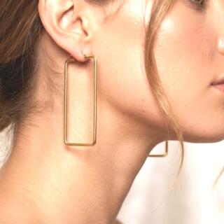 حلق طلاء. دهب