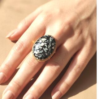 خاتم. من النحاس البيور. مقاس مفتوح وحجر من. الصدف