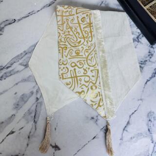 Table Runner only Gold 2