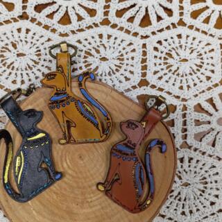 ميداليه جلد طبيعي باستيت الوان