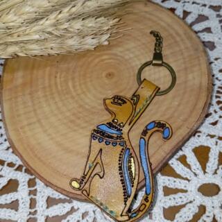 ميداليه جلد طبيعي باستيت لون اصفر