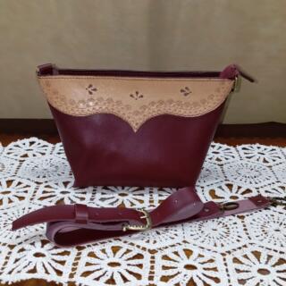 شنطه جلد طبيعي burgundy